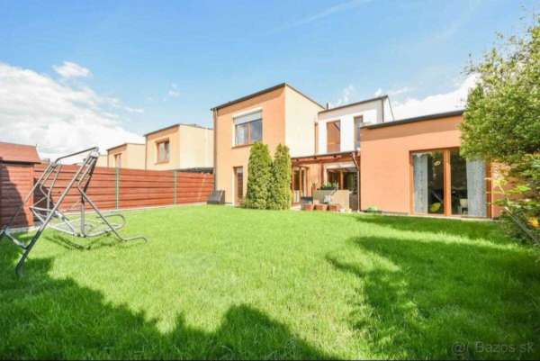 5 IZB RODINNÝ DOM S KRBOM a GARÁŽOU v REZIDENČNEJ LOKALITE PANORÁMA, KOŠICE